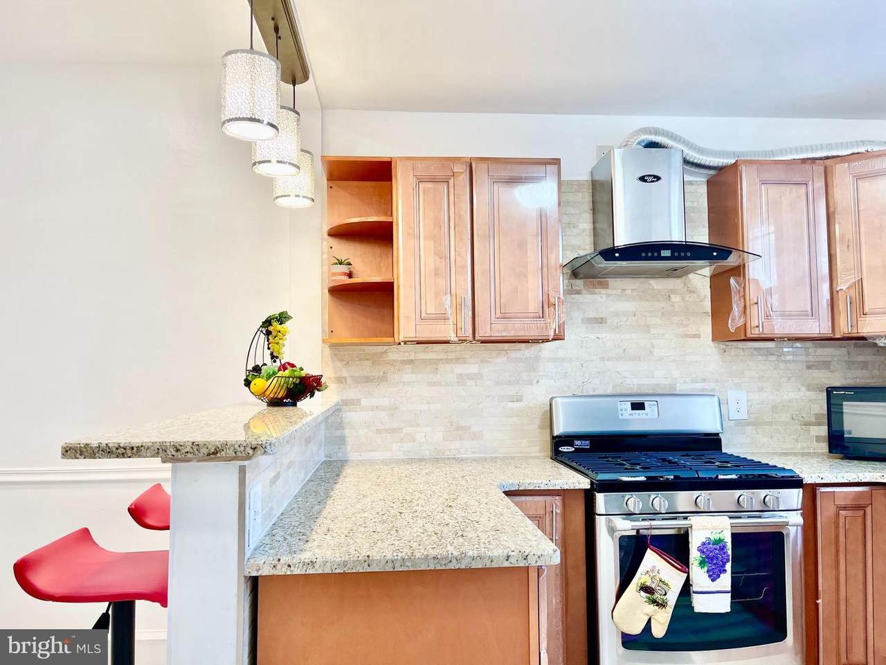 1634 Nedro Avenue - Photo 1