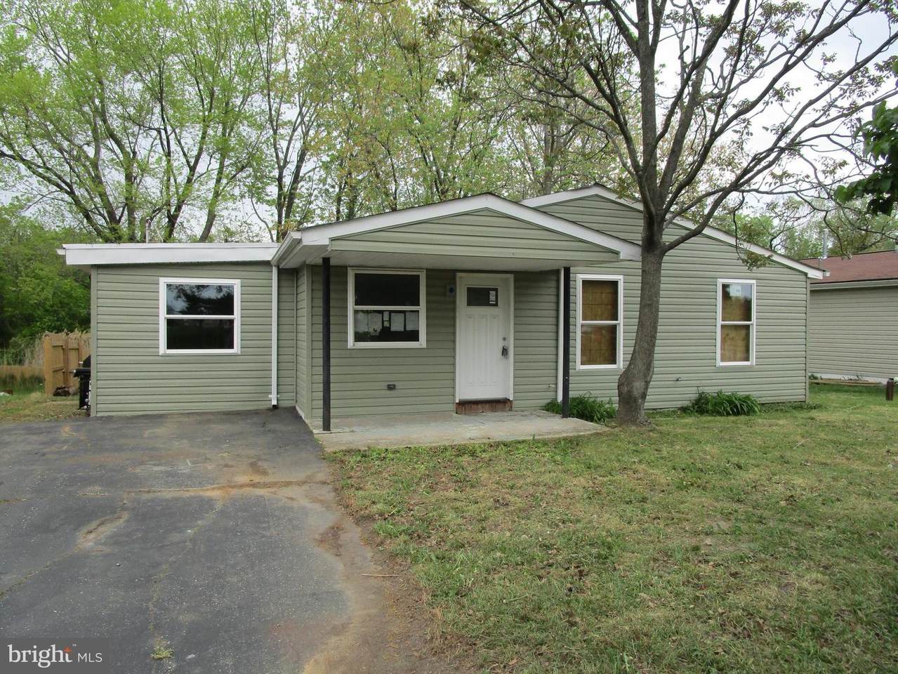 7640 Dunmanway - Photo 1