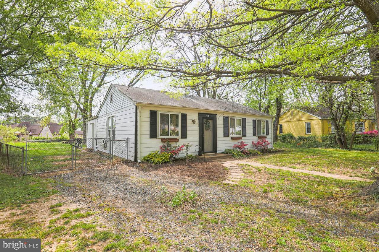 619 Wardour Road - Photo 1