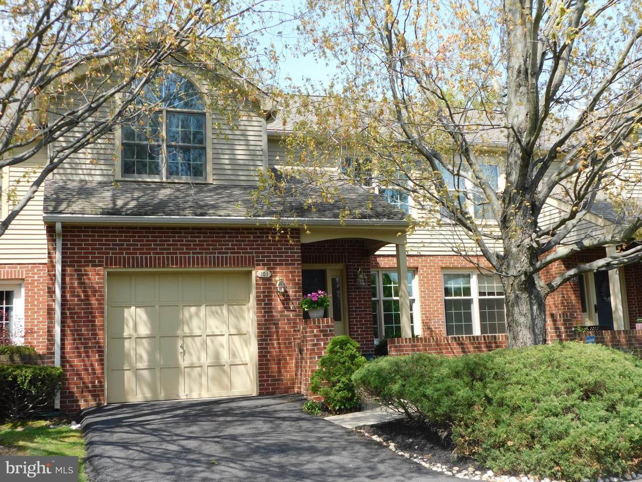 101 Bridle Lane - Photo 1