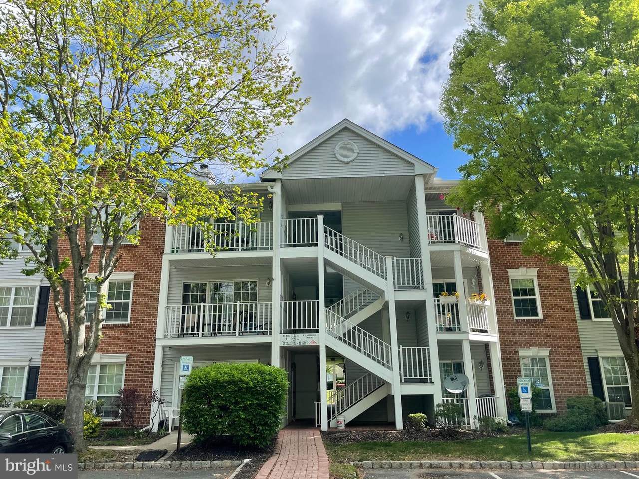 83 Chambord Court - Photo 1