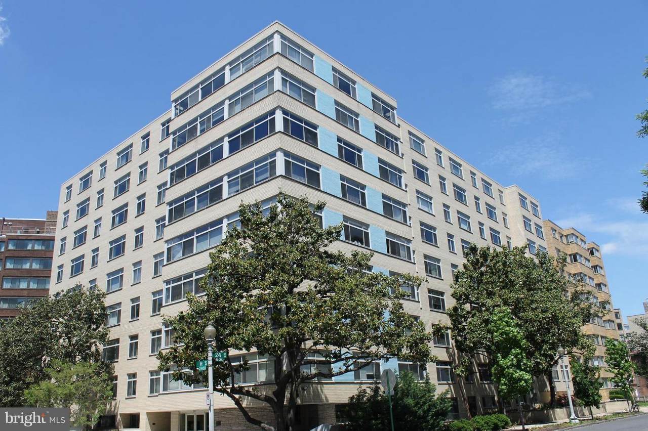 2401 H Street - Photo 1