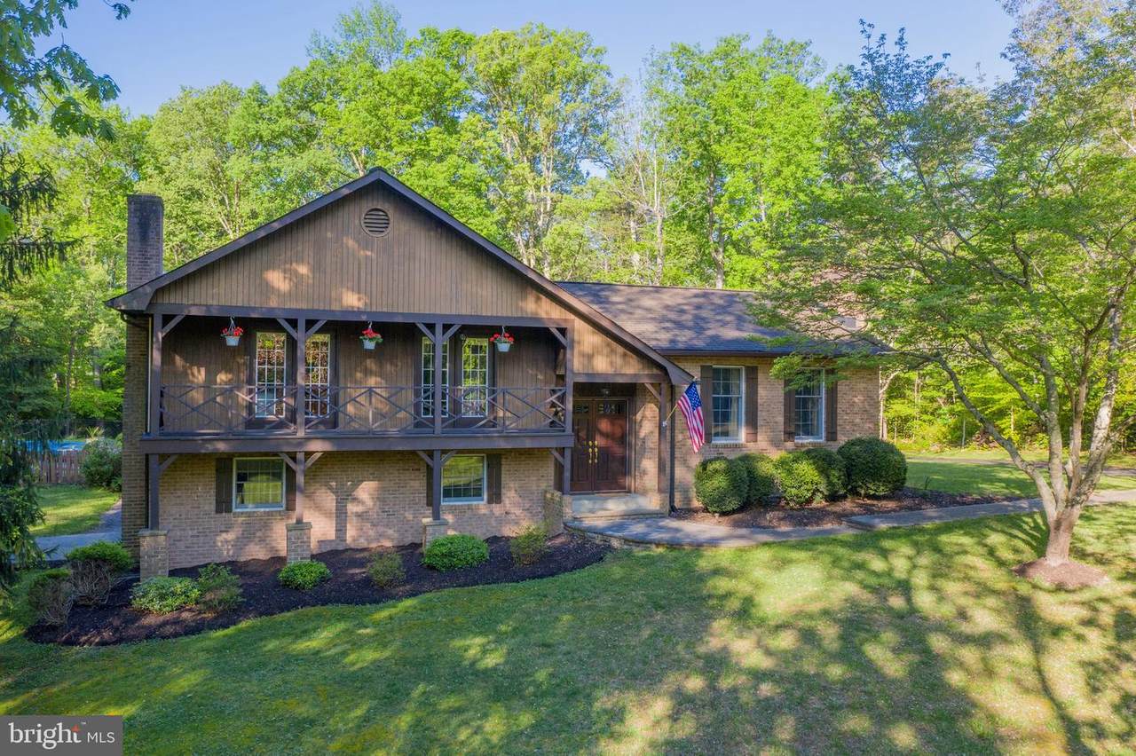 6975 Wood Glen Drive - Photo 1