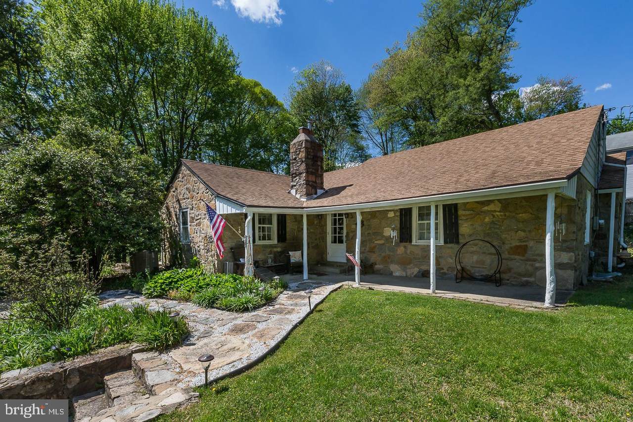 236 Pennell Road - Photo 1