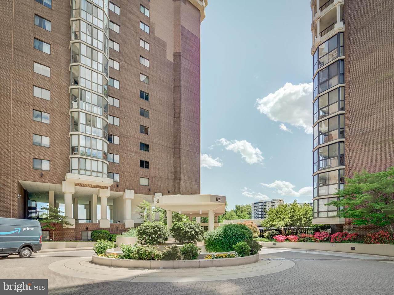 1600 Oak Street - Photo 1