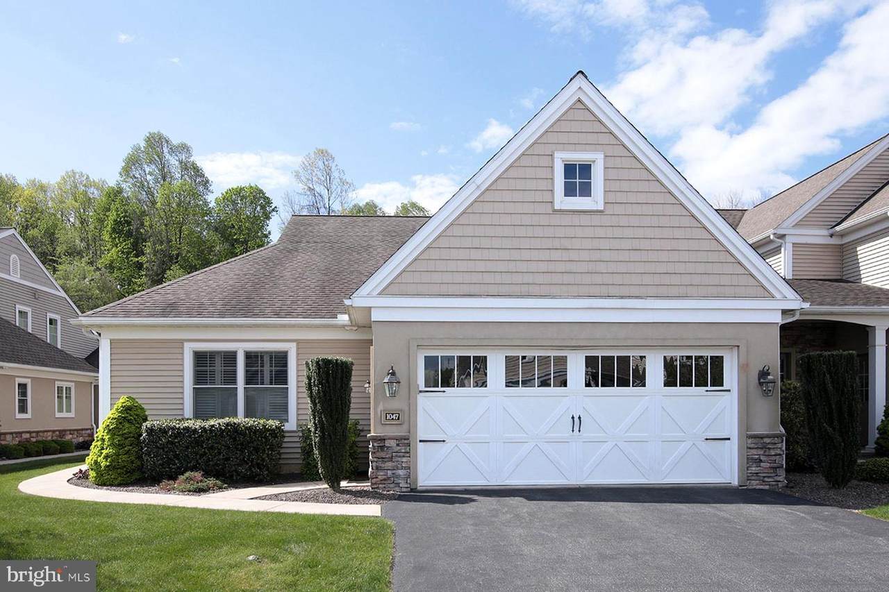 1047 English Drive - Photo 1