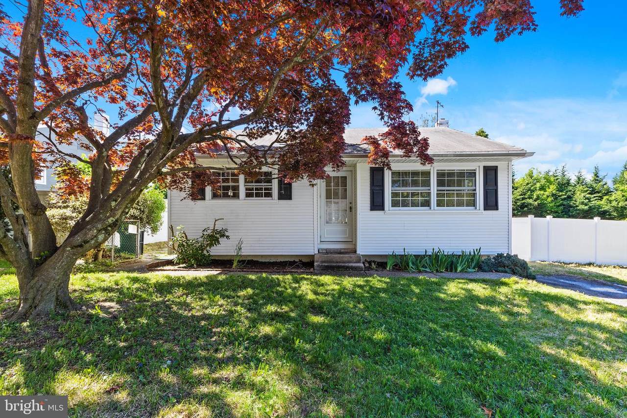 1640 Hollywood Avenue - Photo 1