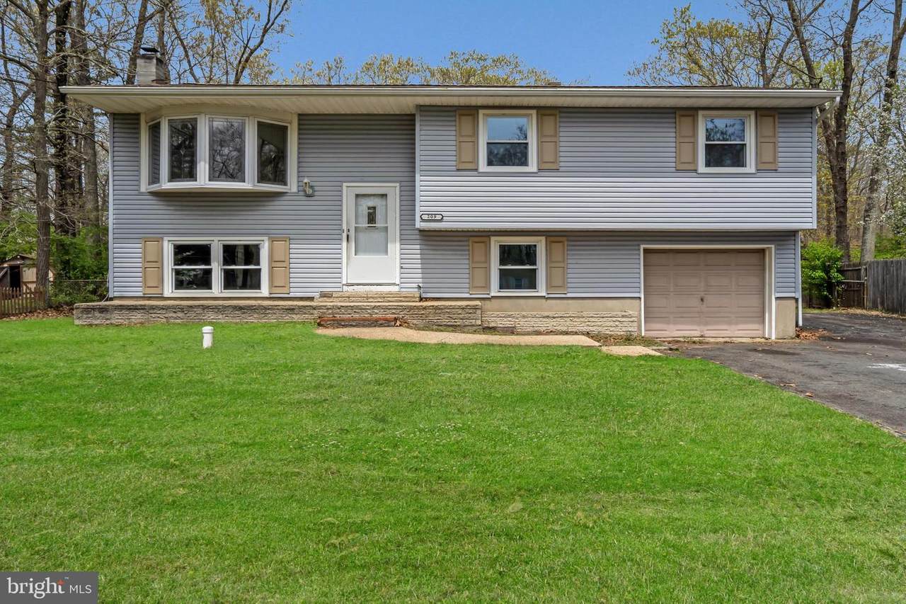 209 Spruce Trail - Photo 1