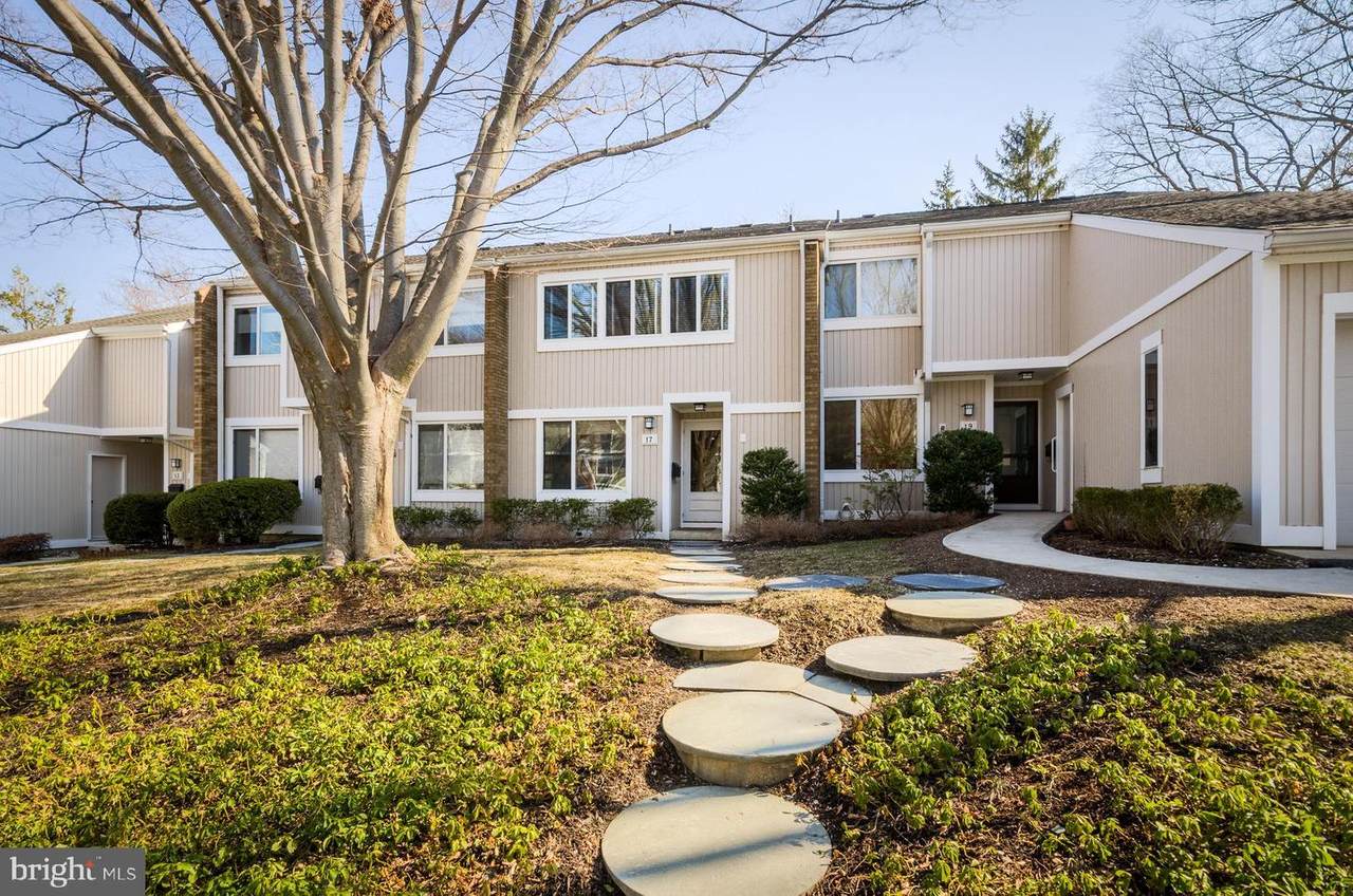 17 Gordon Way - Photo 1