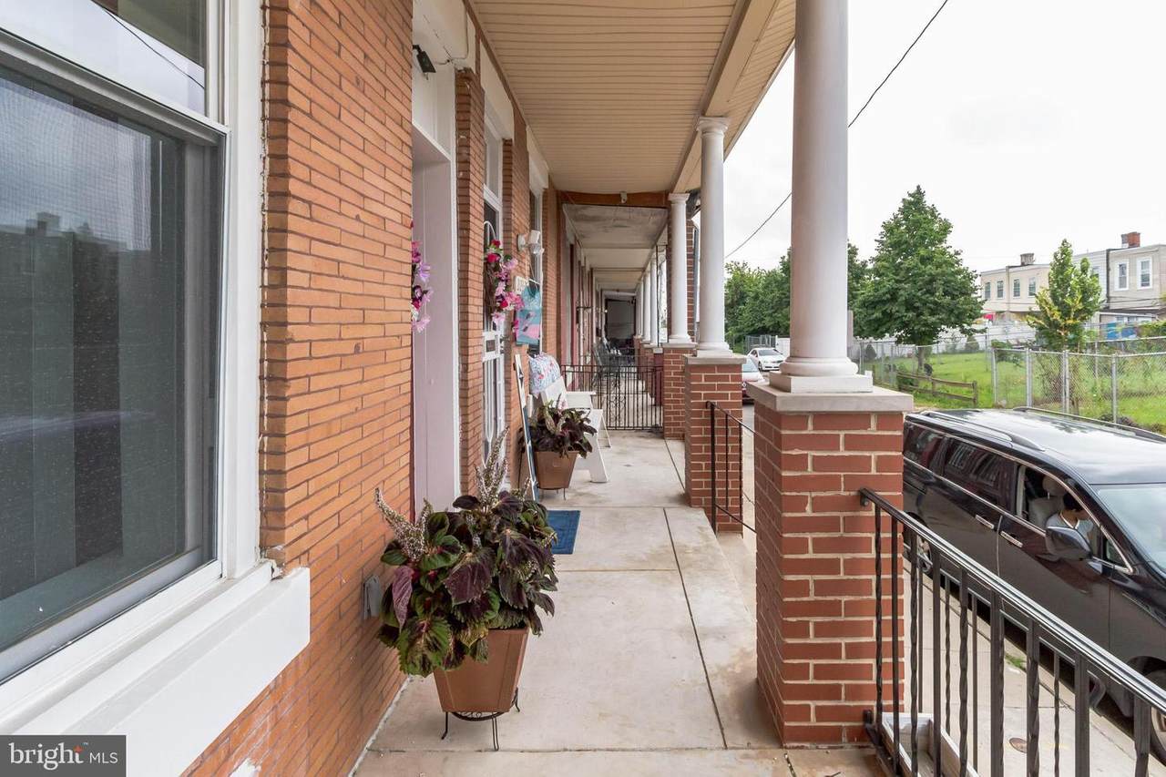 2123-25 Cecil Street - Photo 1
