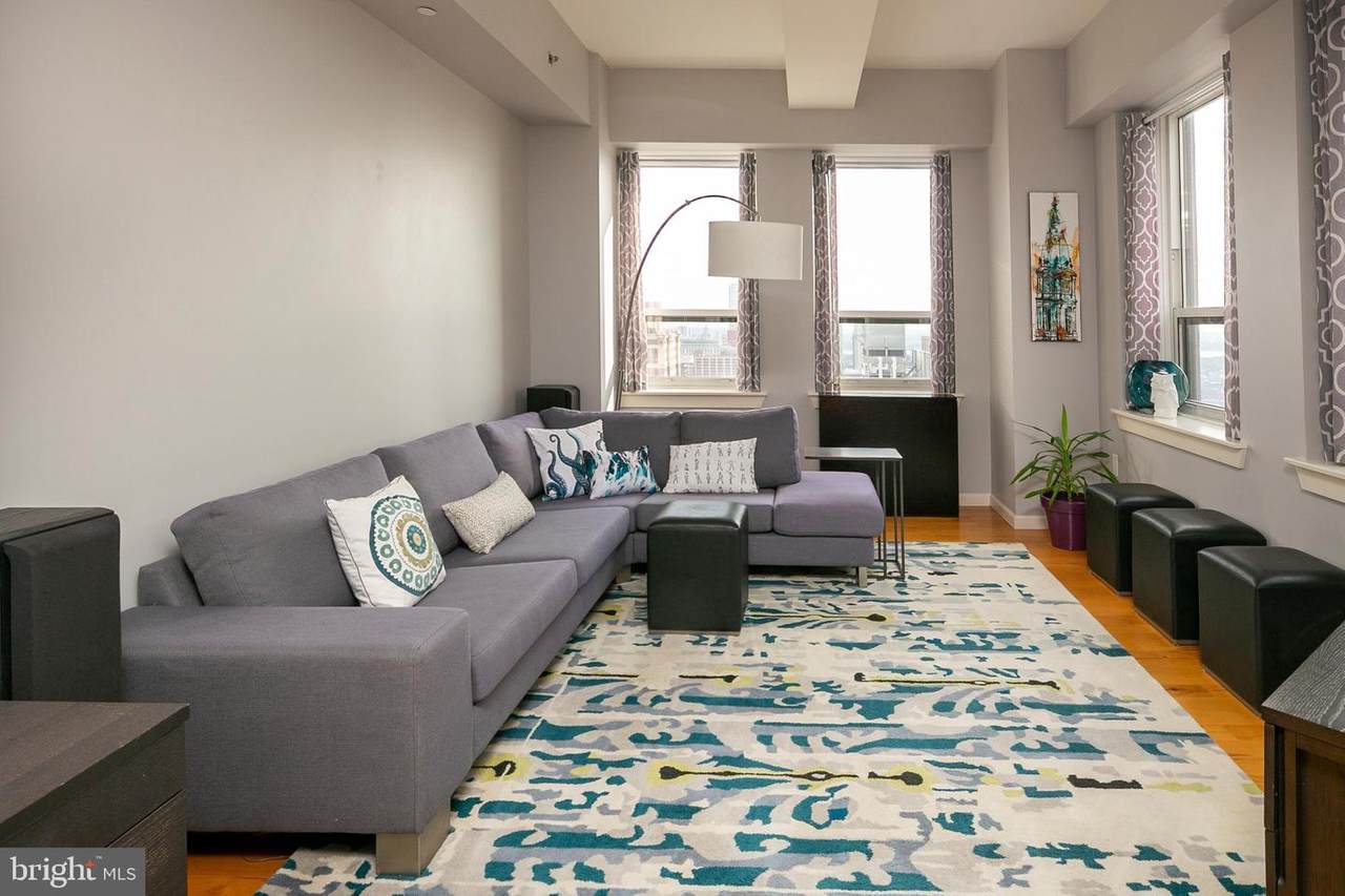 1425 Locust Street - Photo 1