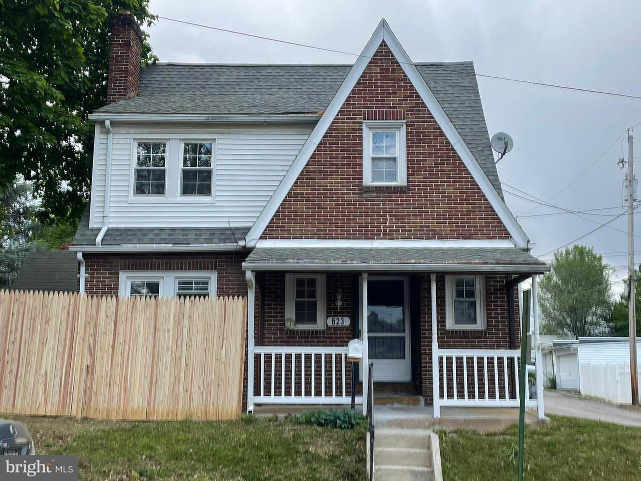 623 Hawthorne Street - Photo 1