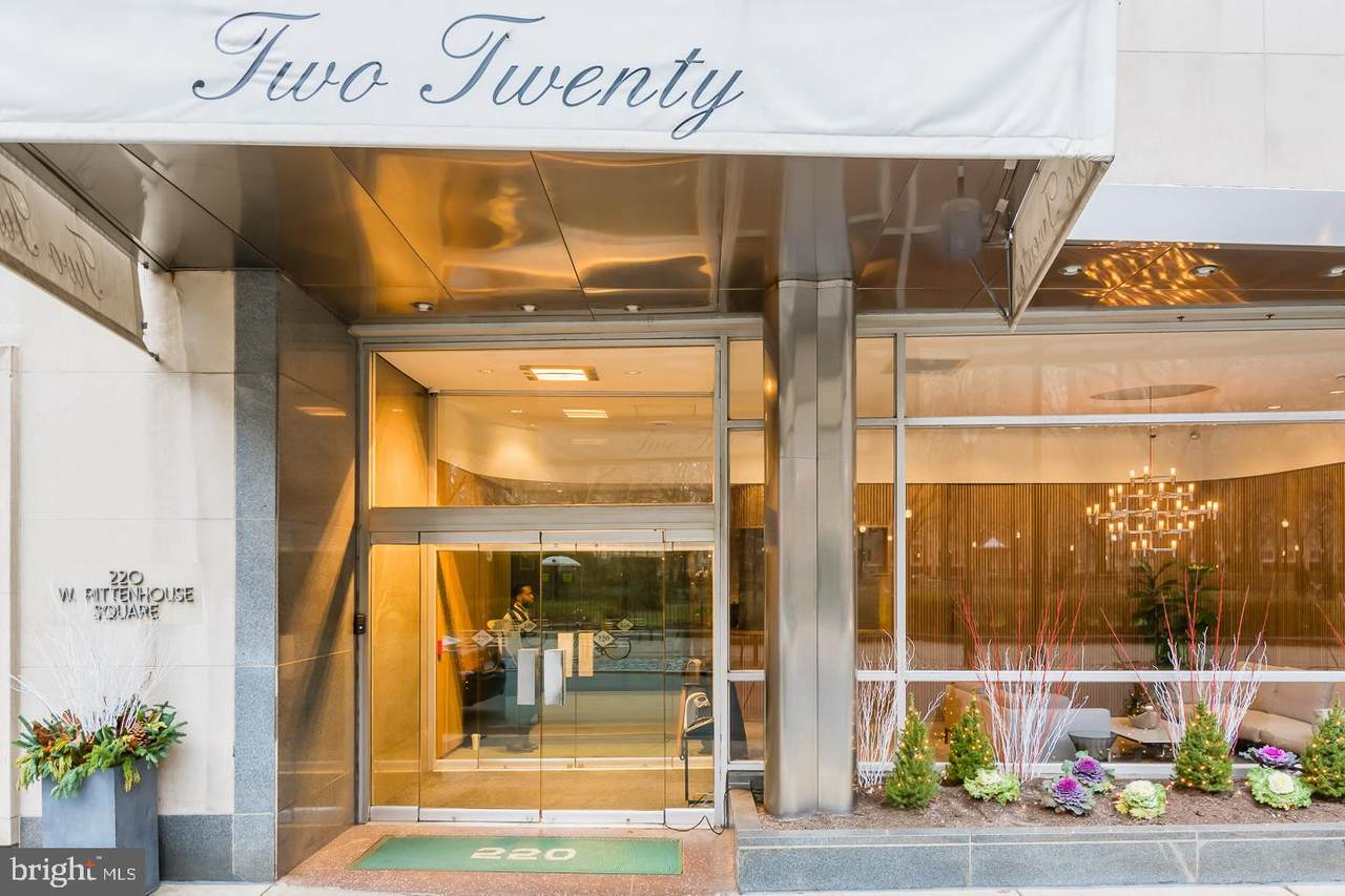 220 Rittenhouse Square - Photo 1