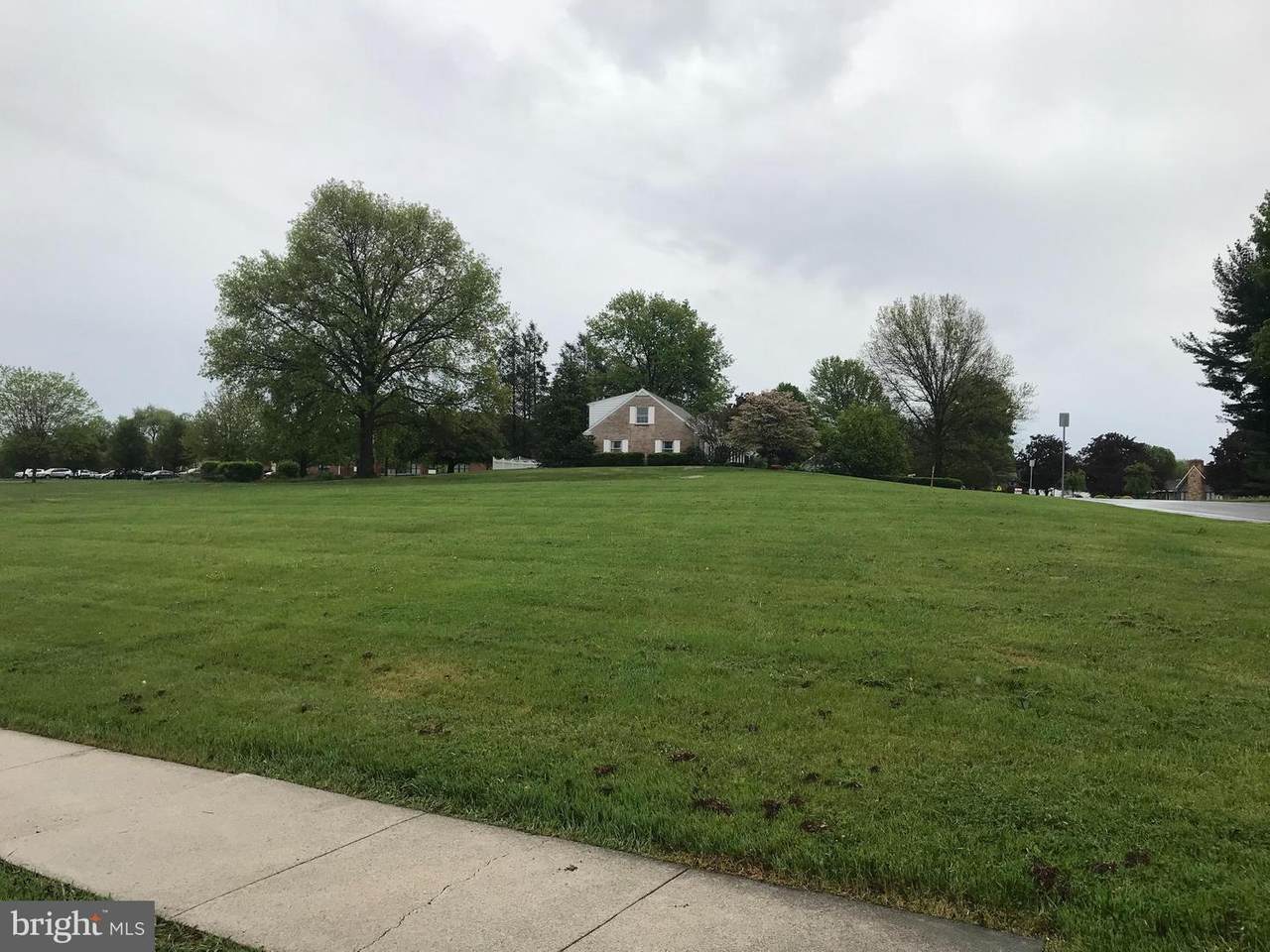 1550 Woodland Street - Photo 1