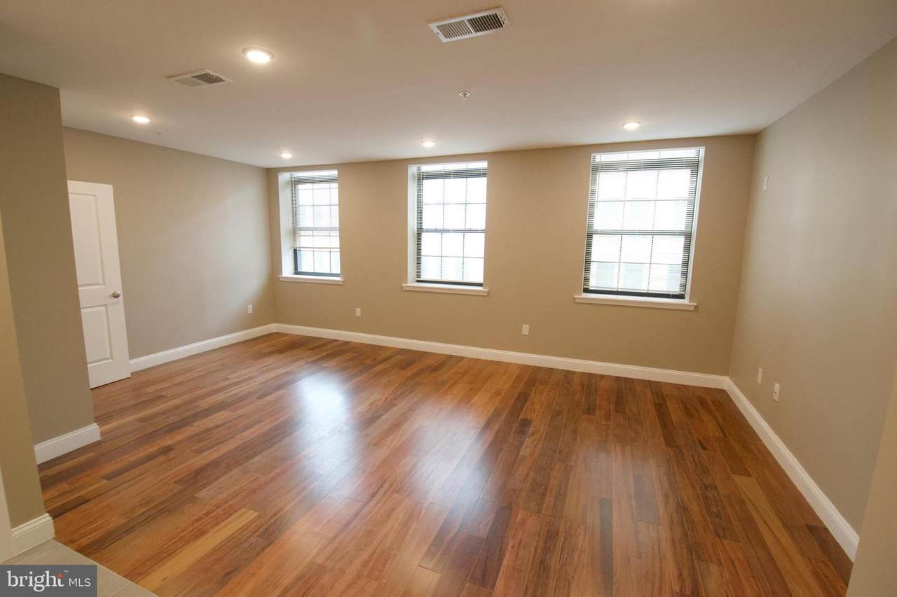 1422 Callowhill Street - Photo 1