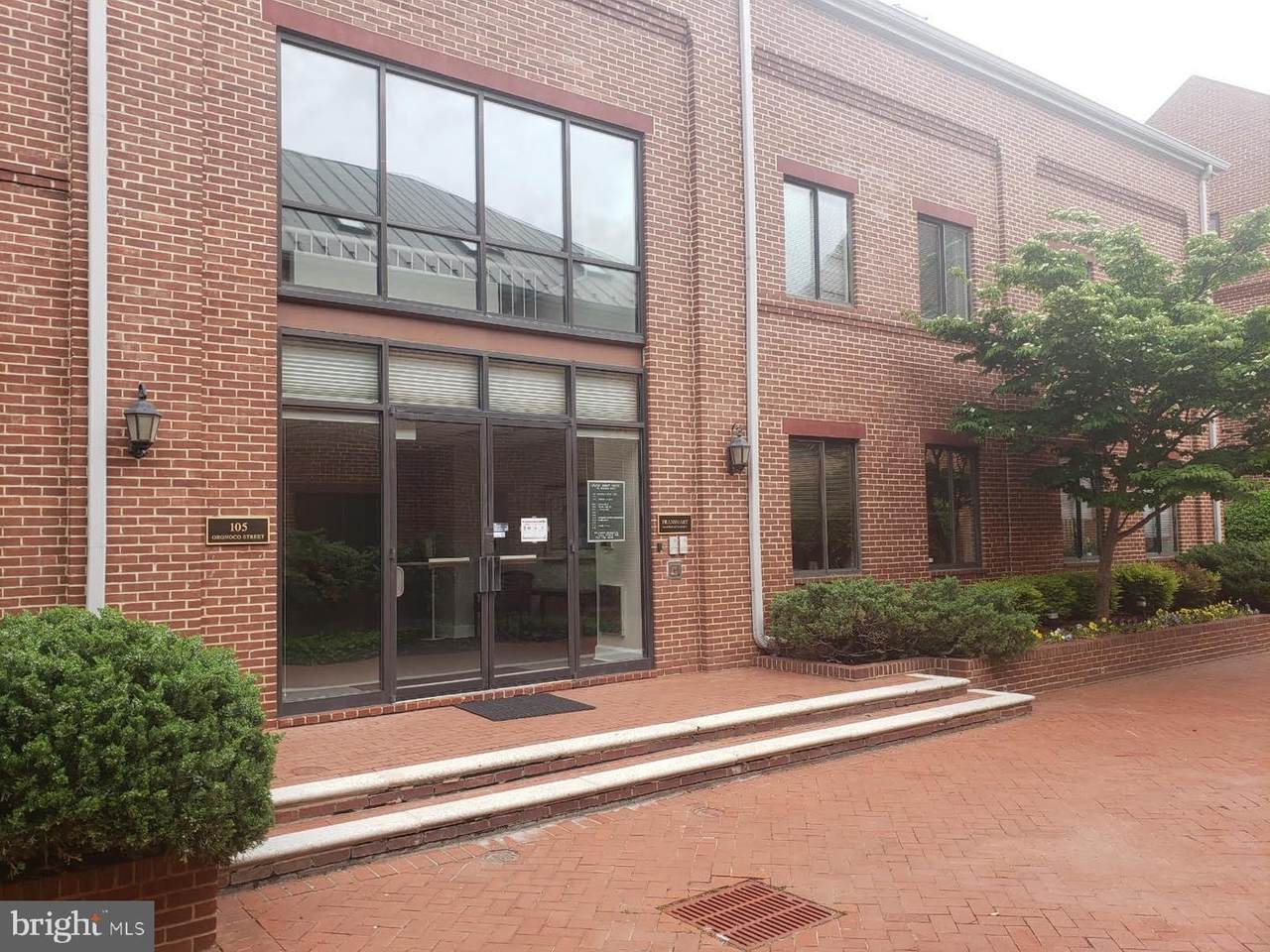 105 Oronoco Street - Photo 1