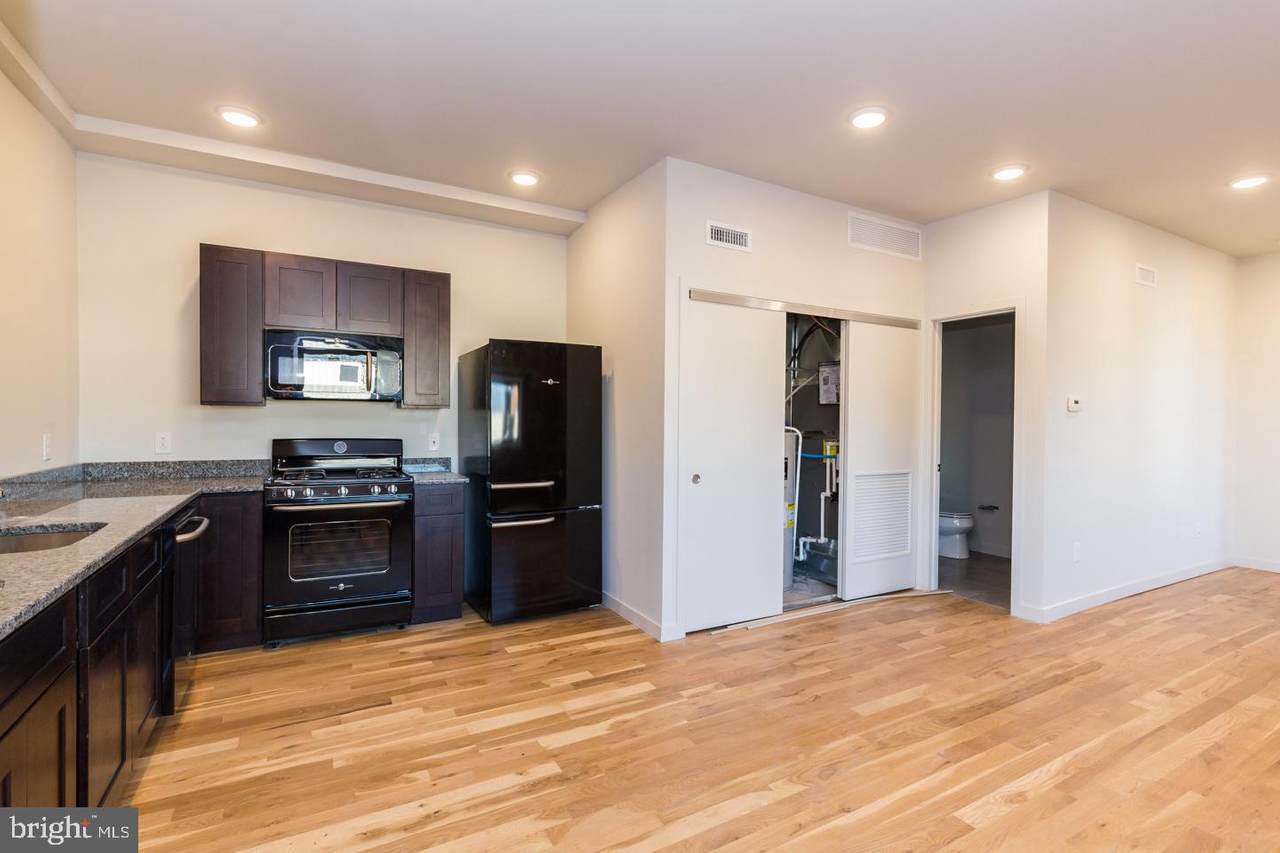 1737 Howard Street - Photo 1