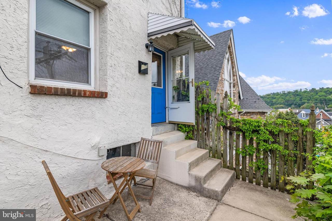 138 3RD Avenue - Photo 1