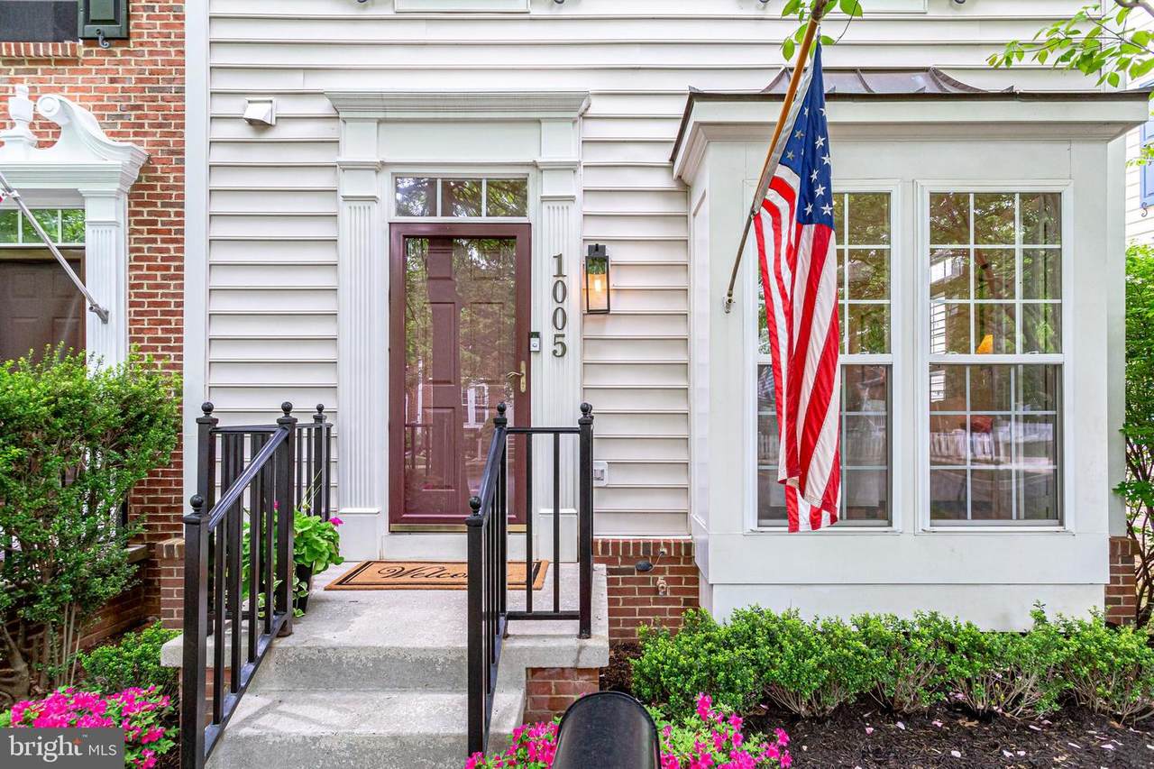 1005 Main Street - Photo 1