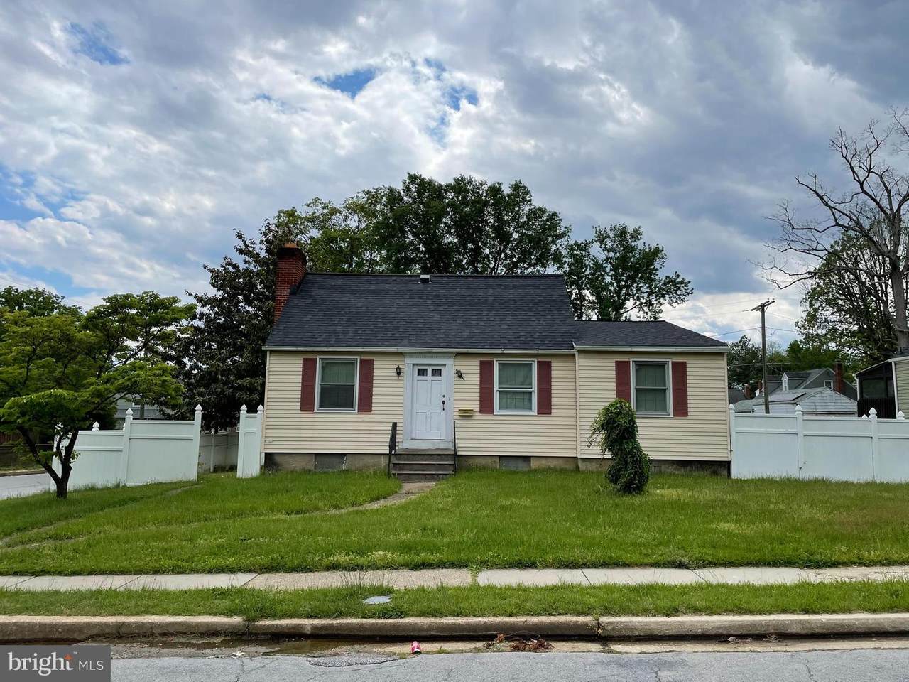 2921 Hiss Avenue - Photo 1