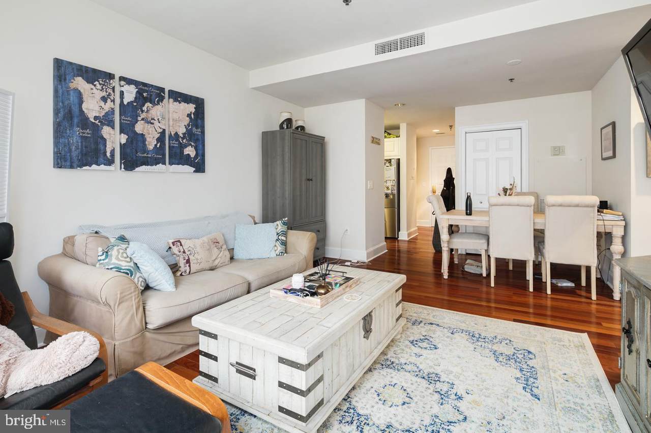 1500 Chestnut Street - Photo 1