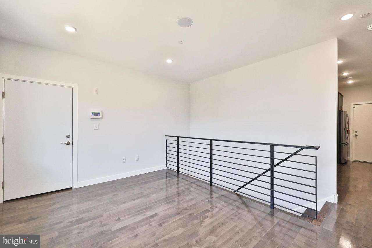 1941 Darien Street - Photo 1