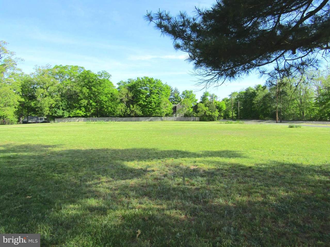 119 Railroad Avenue - Photo 1