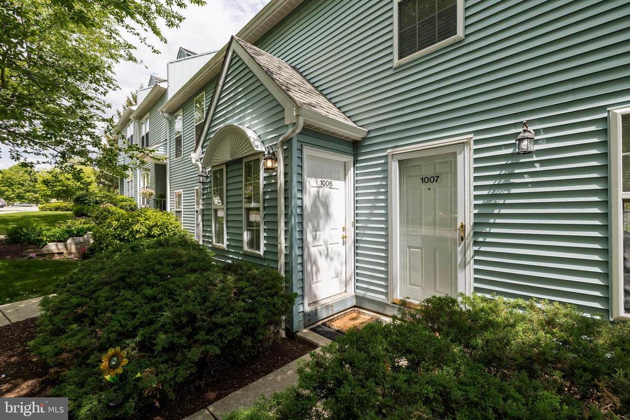 1006 Roundhouse Court - Photo 1