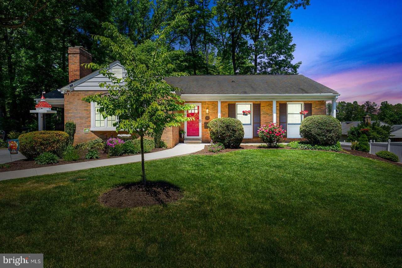 8302 Winslow Avenue - Photo 1