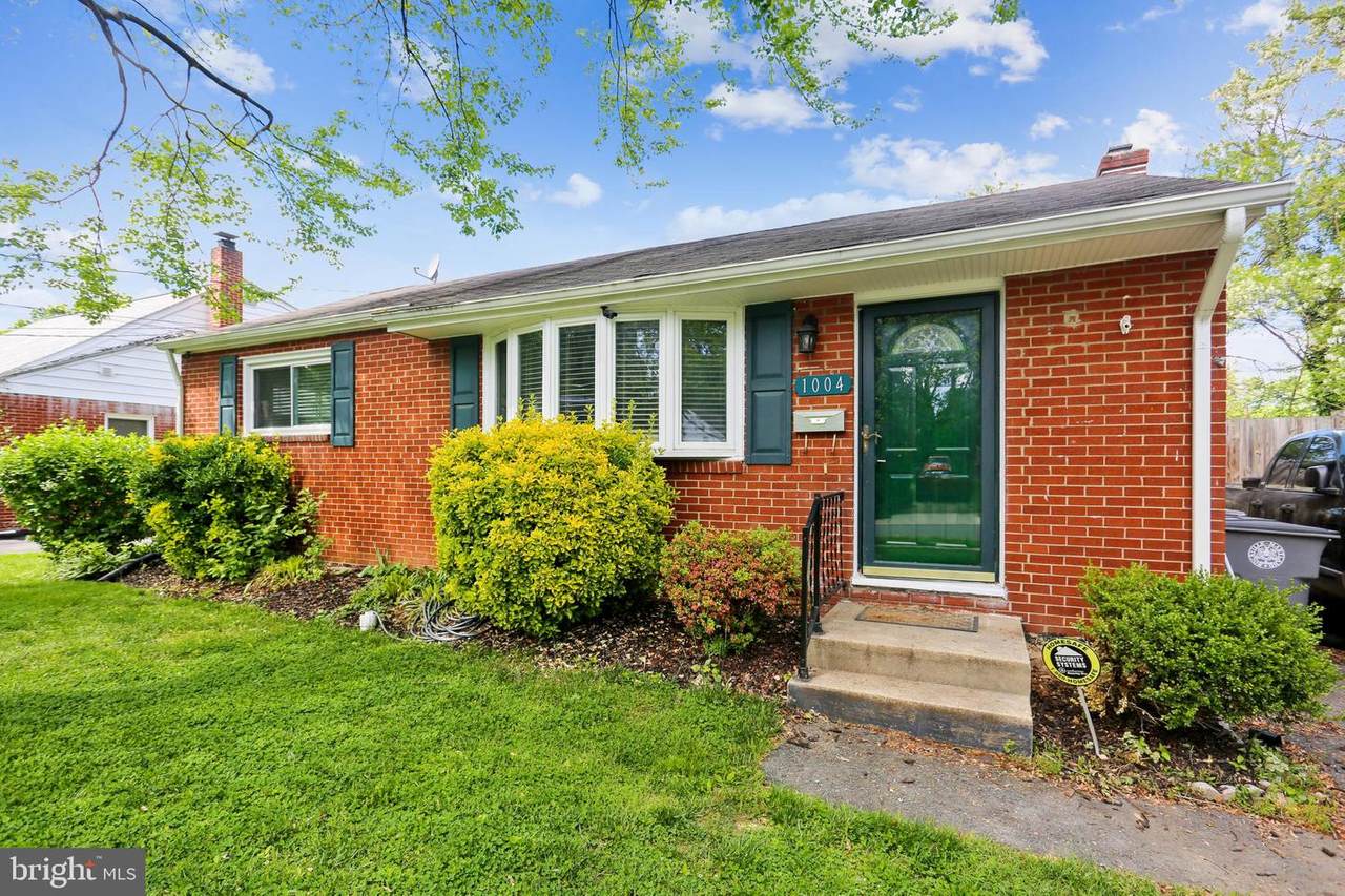 1004 Scott Avenue - Photo 1