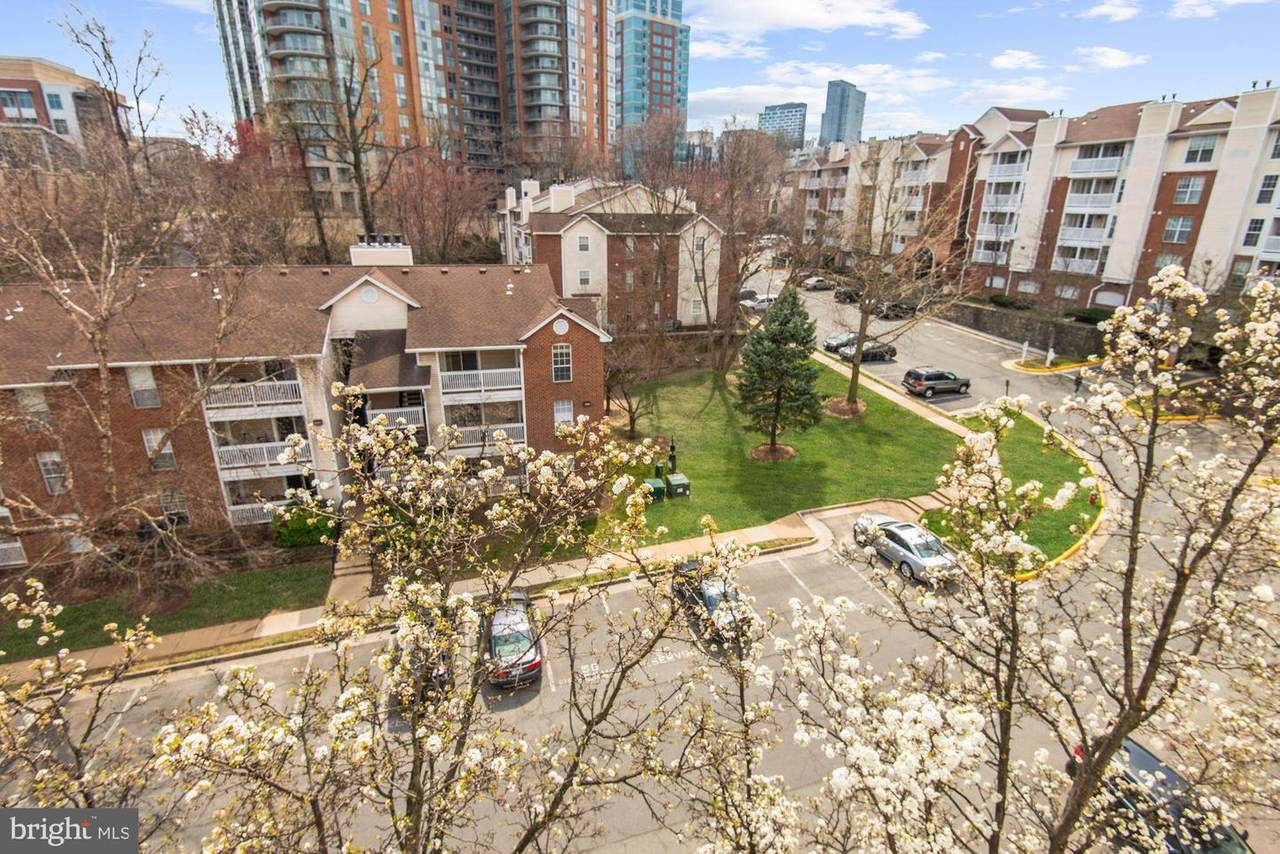 1504 Lincoln Way - Photo 1