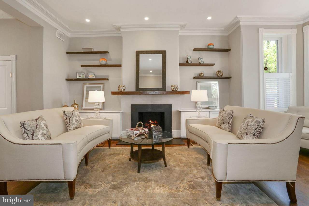 716 North Carolina Avenue - Photo 1