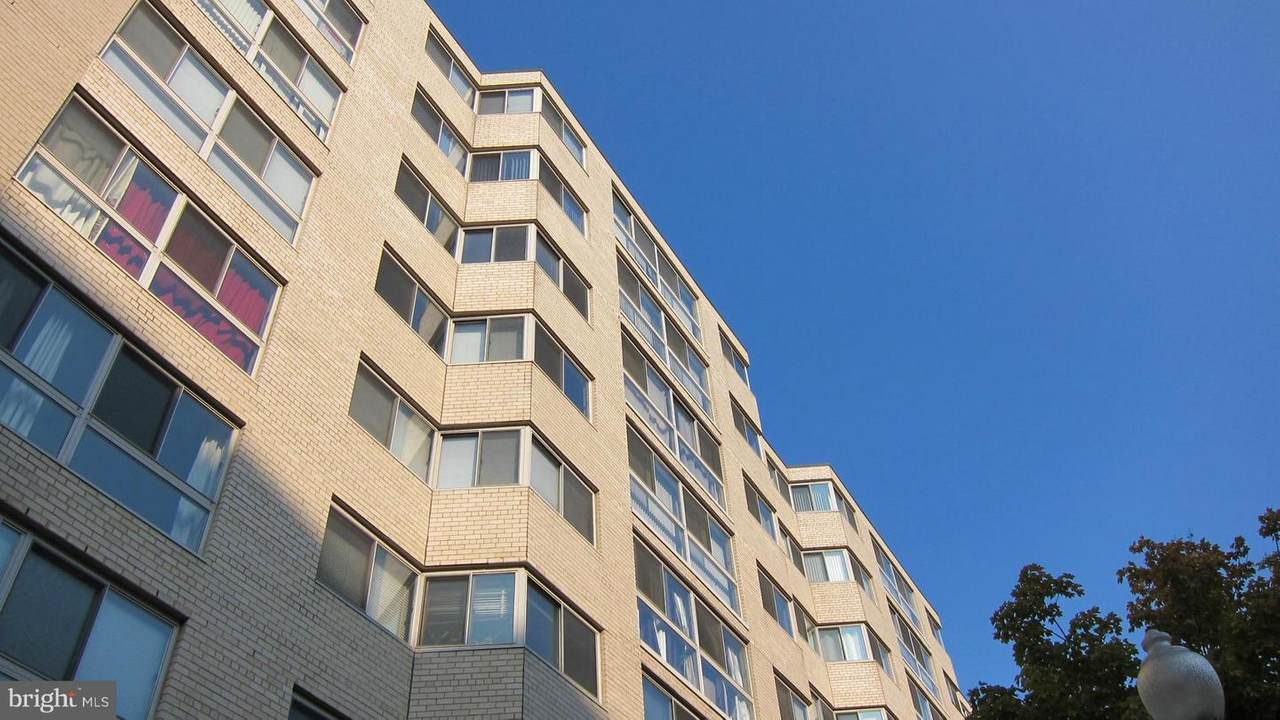 922 24TH Street - Photo 1