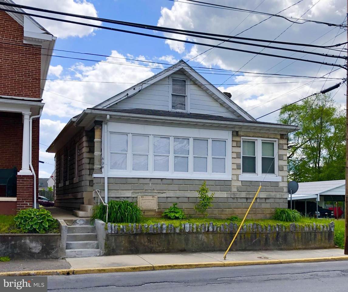 609 West Race - Photo 1