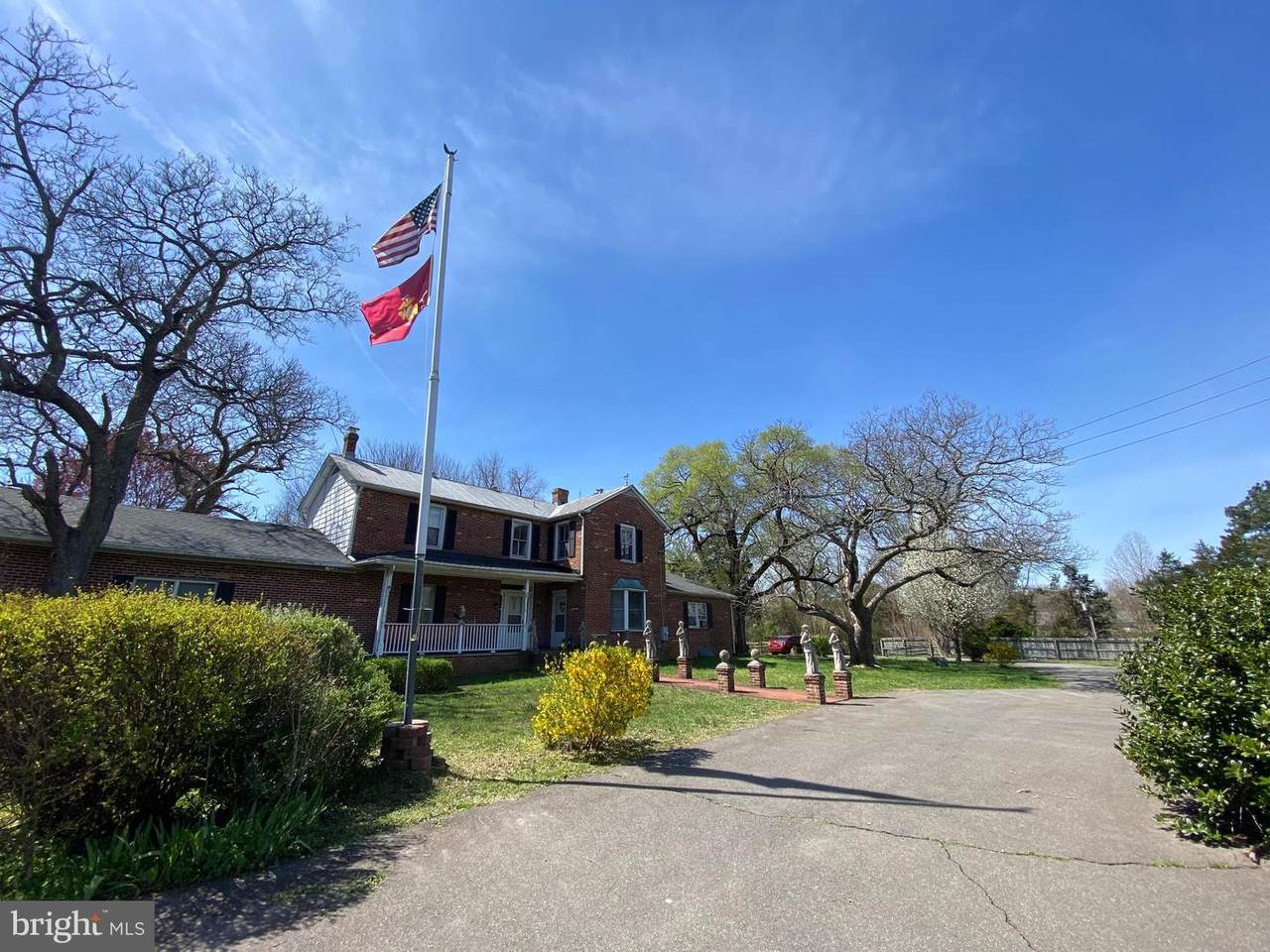 7910 Brock Road - Photo 1