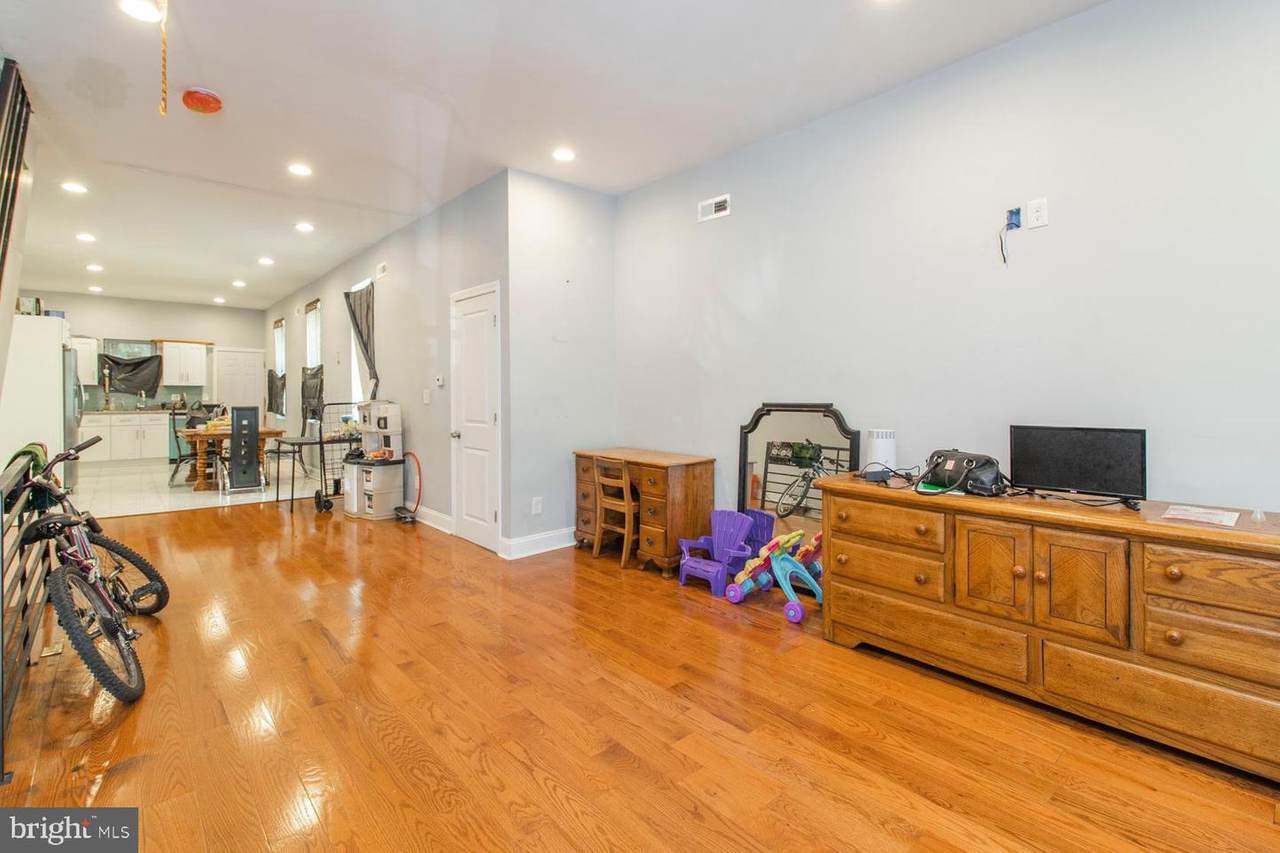 2558 18TH Street - Photo 1
