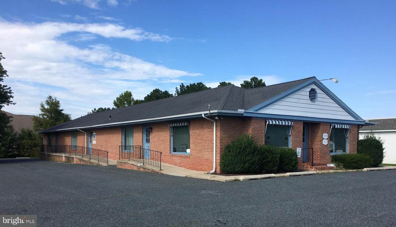 611 Dutchmans Lane - Photo 1