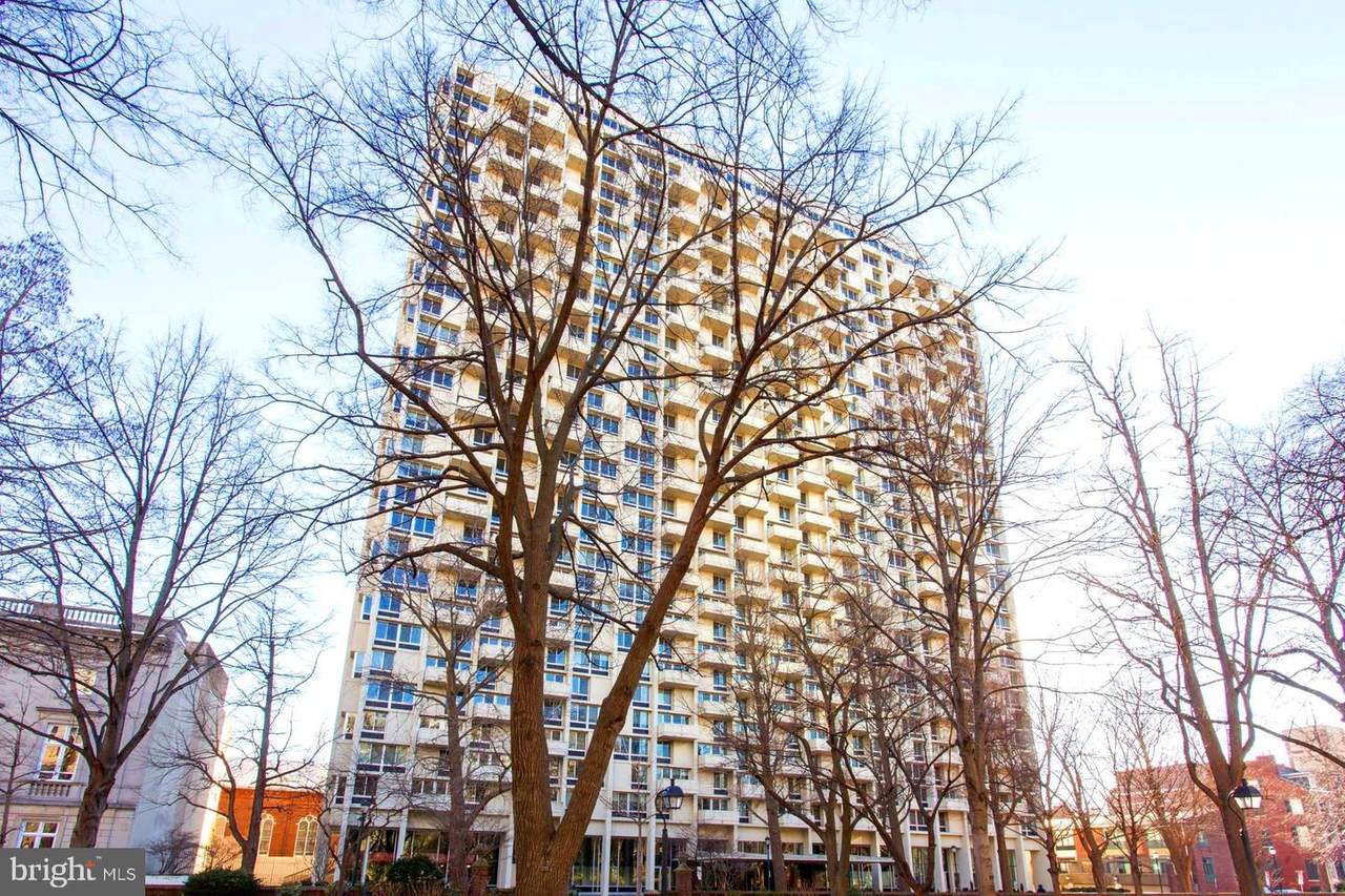 604-36 Washington Square - Photo 1