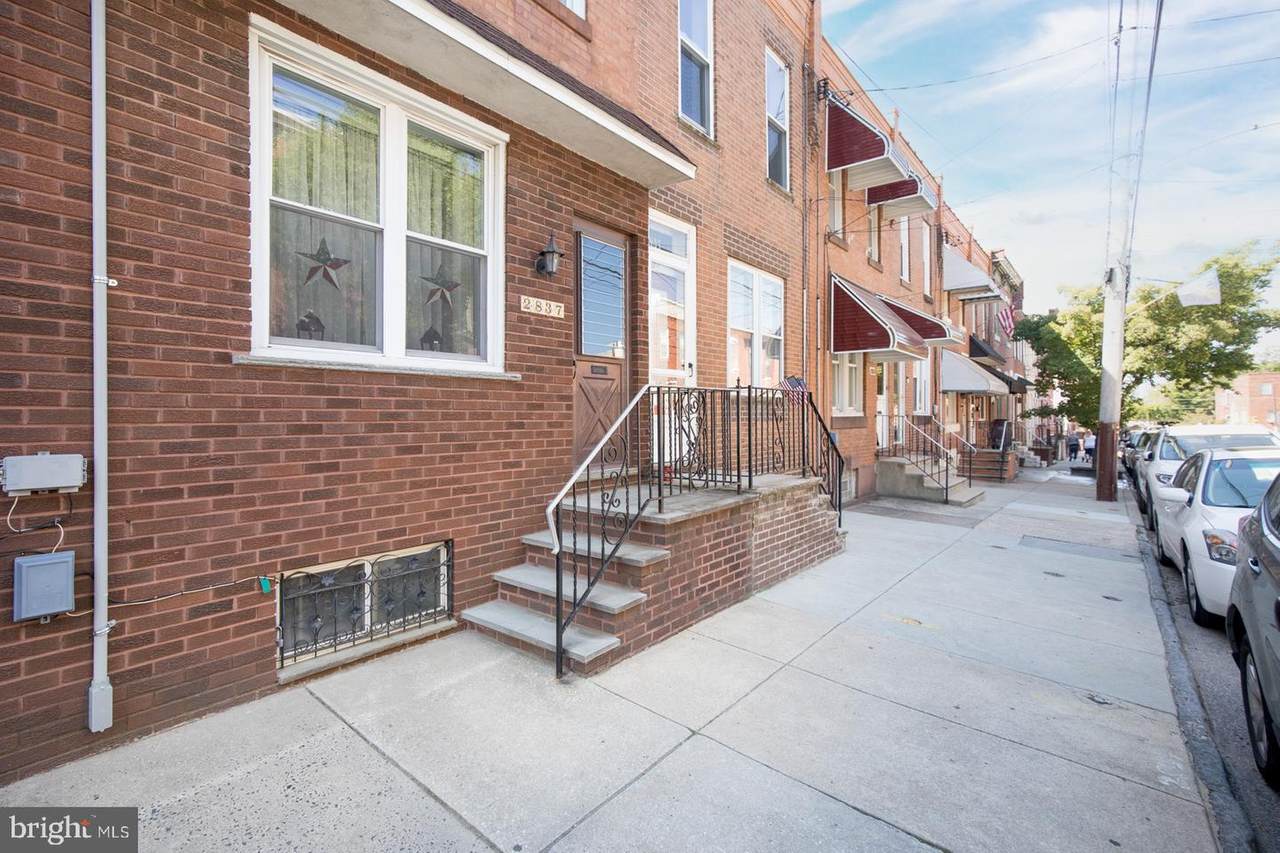 2837 Thompson Street - Photo 1
