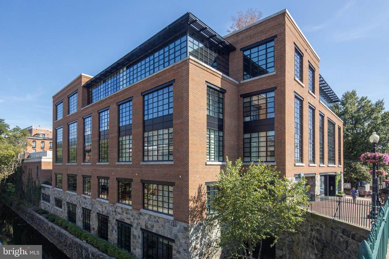 1055 Wisconsin Avenue - Photo 1