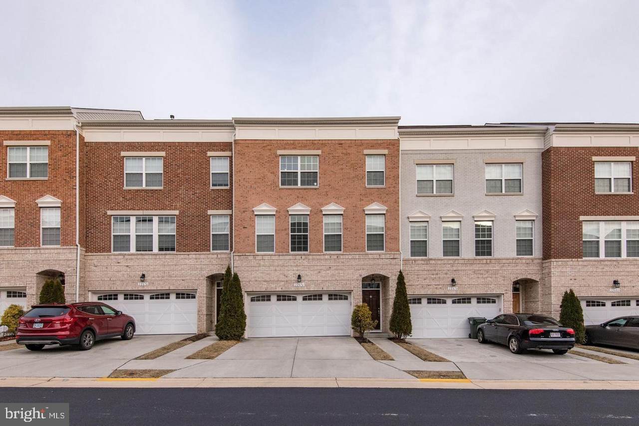 22676 Flowing Spring Square - Photo 1