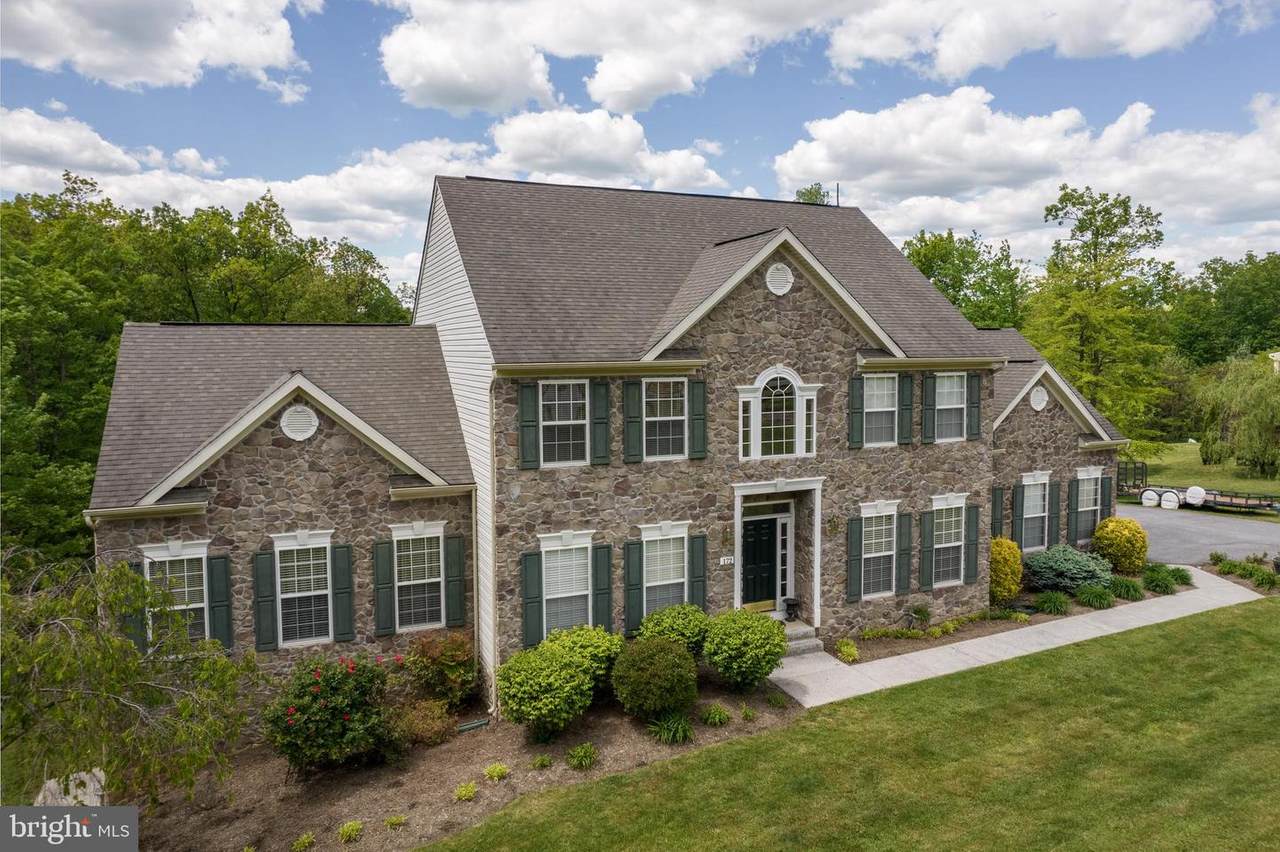 172 Banks Drive - Photo 1