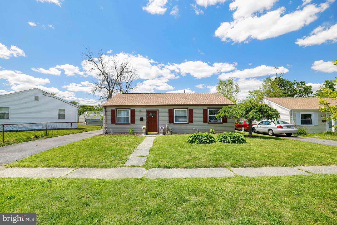 1902 Maltravers Road - Photo 1