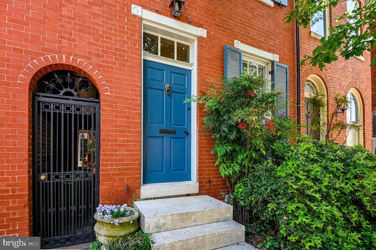 105 Montgomery Street - Photo 1