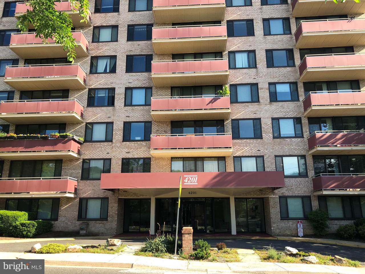 4201 Lee Highway - Photo 1