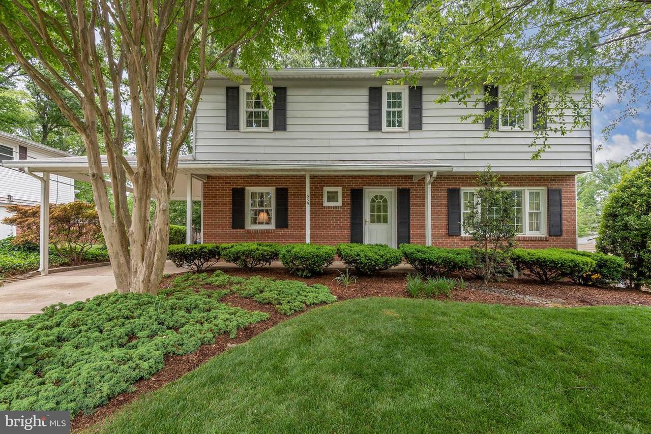 555 Williamsburg Lane - Photo 1