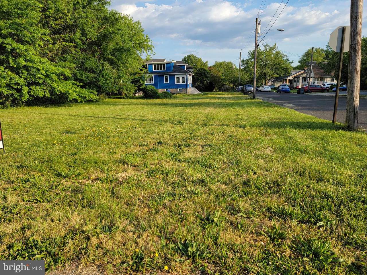 206 Camden Avenue - Photo 1
