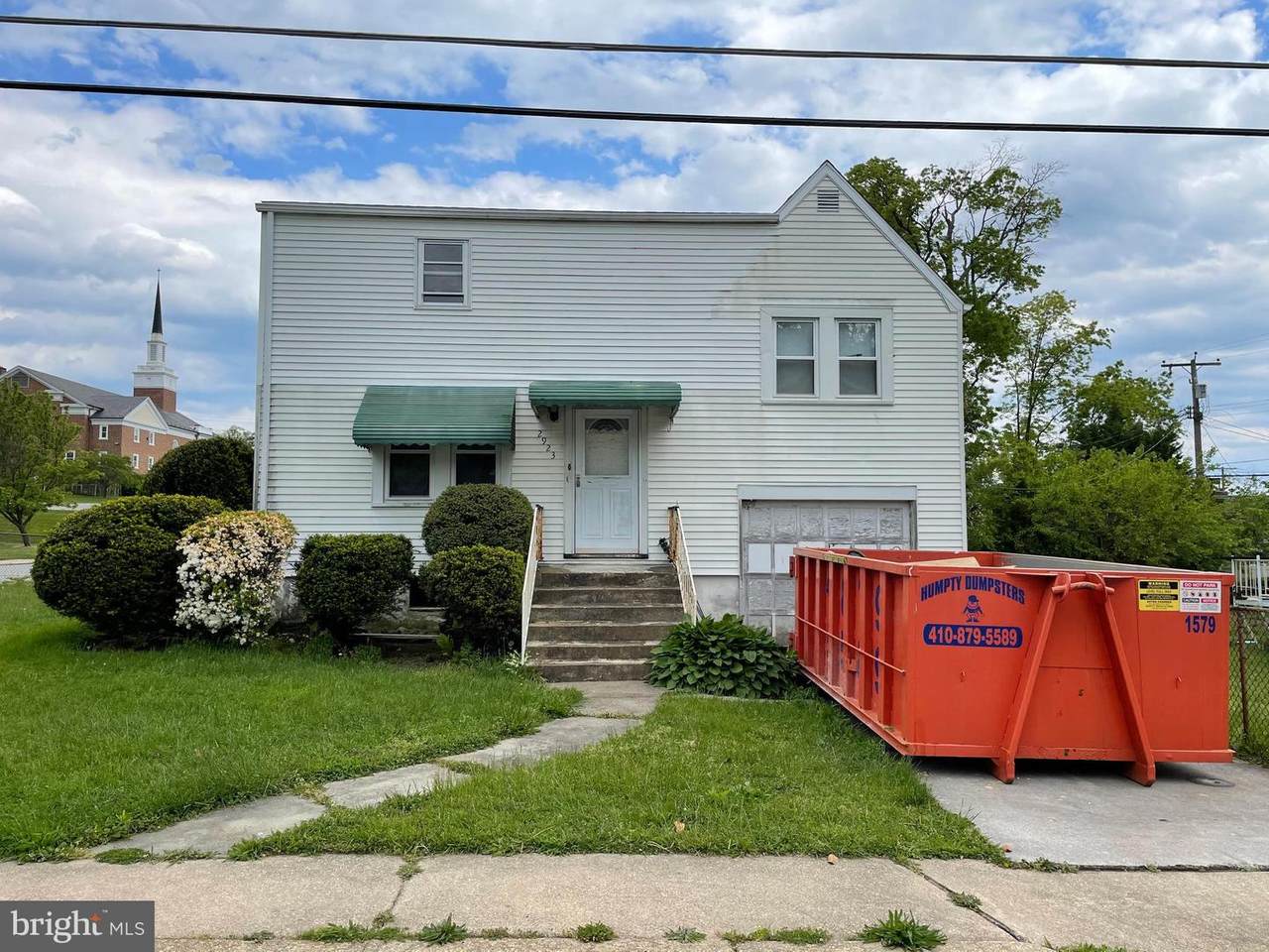 2923 Hiss Avenue - Photo 1