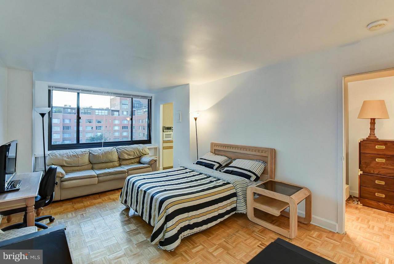 1021 Arlington Boulevard - Photo 1