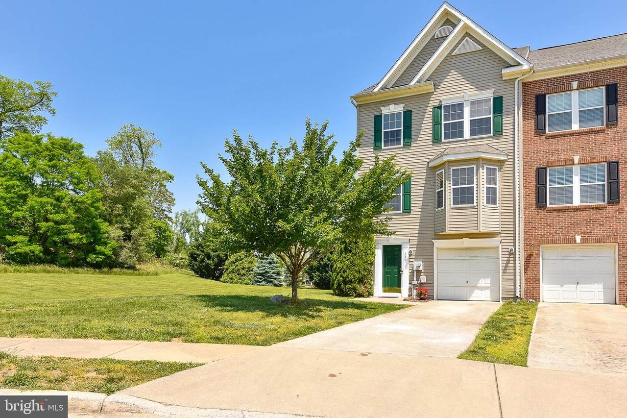 120 Raphael Court - Photo 1